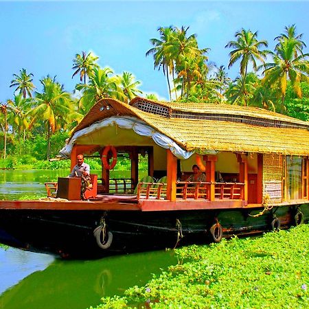 Chaandhni Lake View Hotel Alappuzha Bagian luar foto