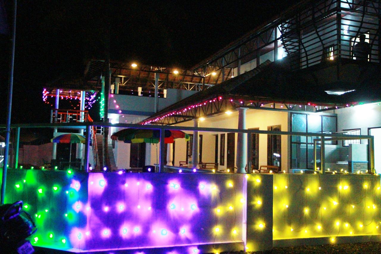Chaandhni Lake View Hotel Alappuzha Bagian luar foto