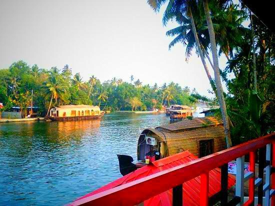 Chaandhni Lake View Hotel Alappuzha Bagian luar foto